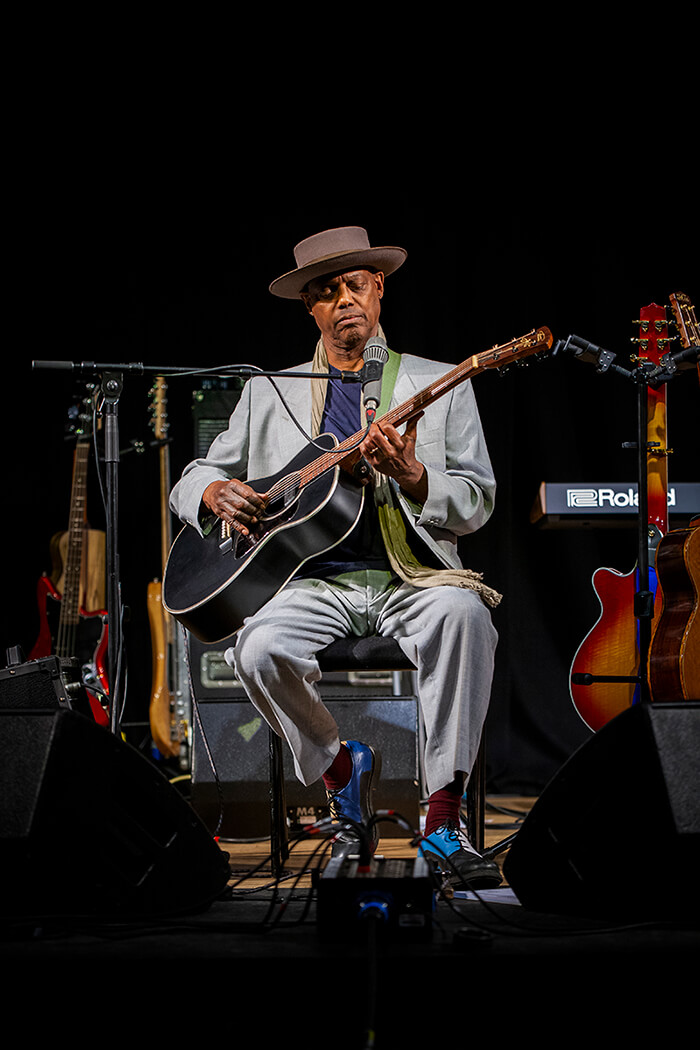 Eric Bibb | Fishman Artist